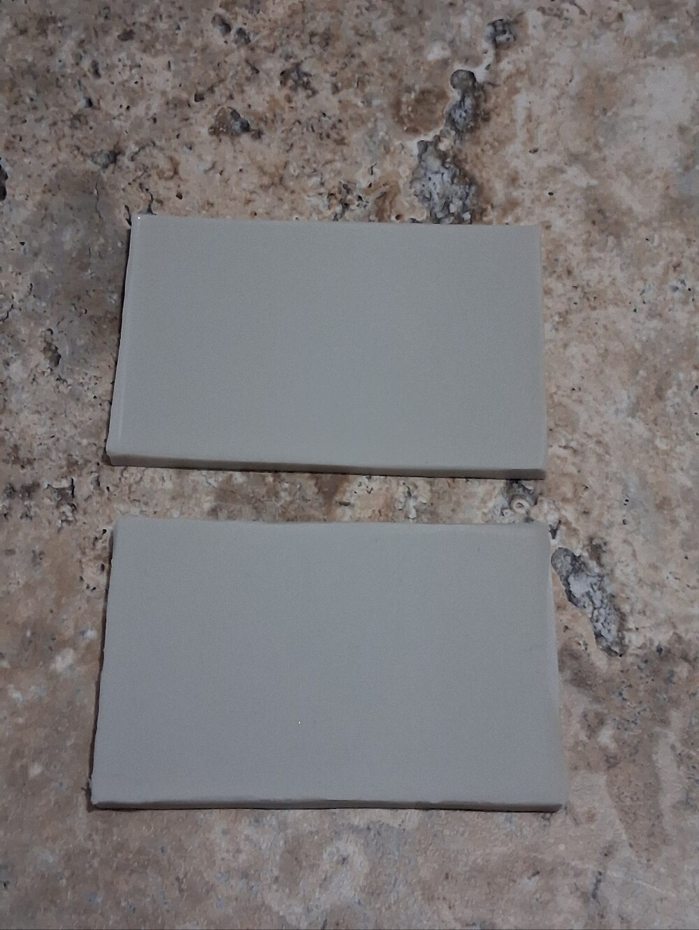 Leaf Pattern Silicone Molds Set in Light Gray - Picture 2 of 3